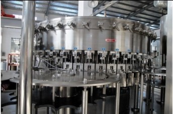 2.2KW PET bottles Soda water filling machine system 18 heads 3,000BPH (500ml) Capability