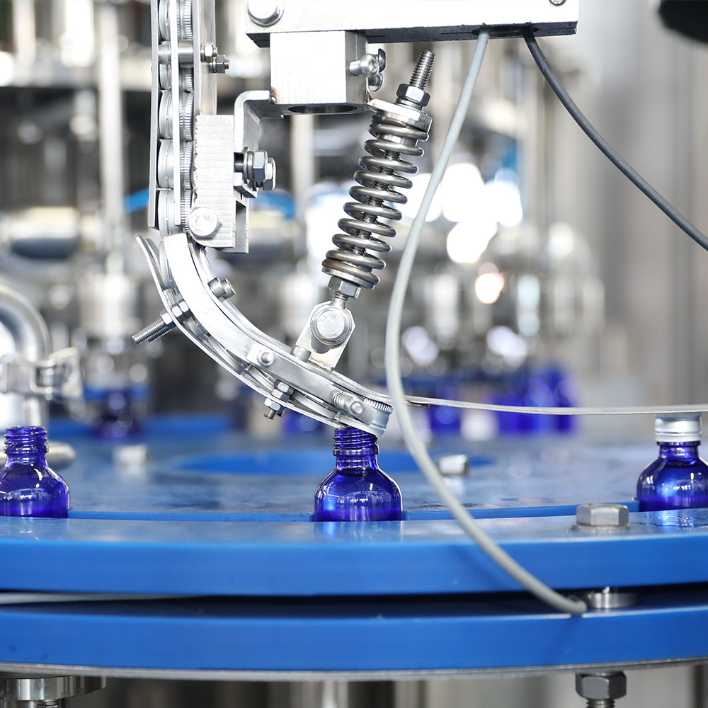 Oil Filling Piston Filling Machine Controlled by PLC System Liquid Filling Machinery Designed for Oil Filling Operations